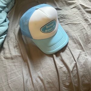 Men trucker hat